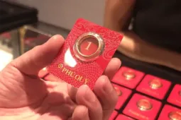 Giá vàng SJC đứng im, vàng nhẫn giảm