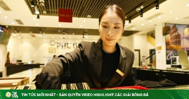 Giá vàng hôm nay 26/8: Chưa ngừng đà đi lên