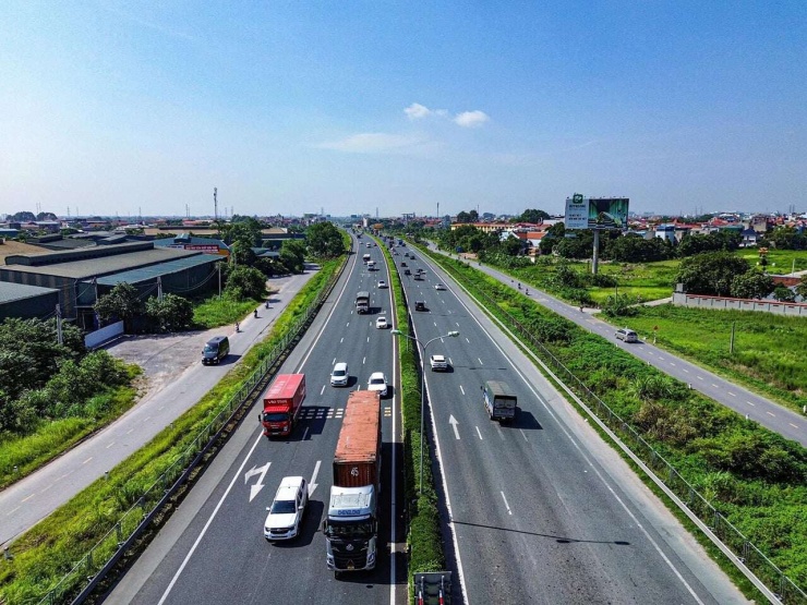 Xử phạt vi phạm khoảng cách an toàn trên cao tốc: Đề xuất nhắc nhở thời gian đầu