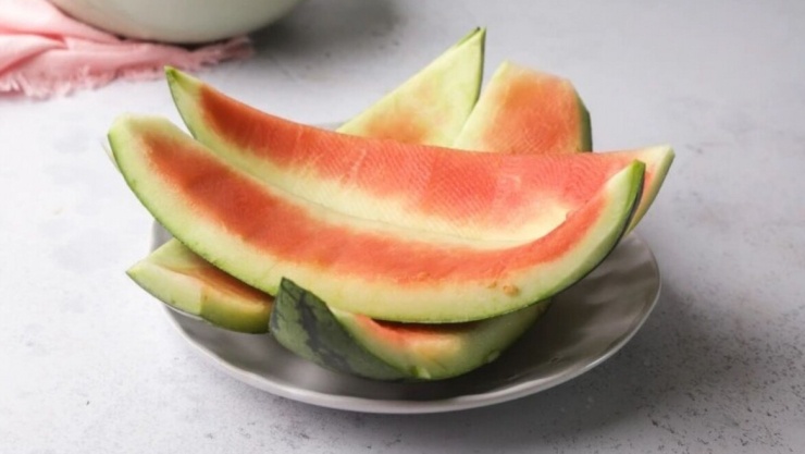 Vỏ dưa hấu lại chứa hàm lượng dinh dưỡng cao và mang lại hàng loạt lợi ích không ngờ cho sức khỏe. (Ảnh: VTC News)