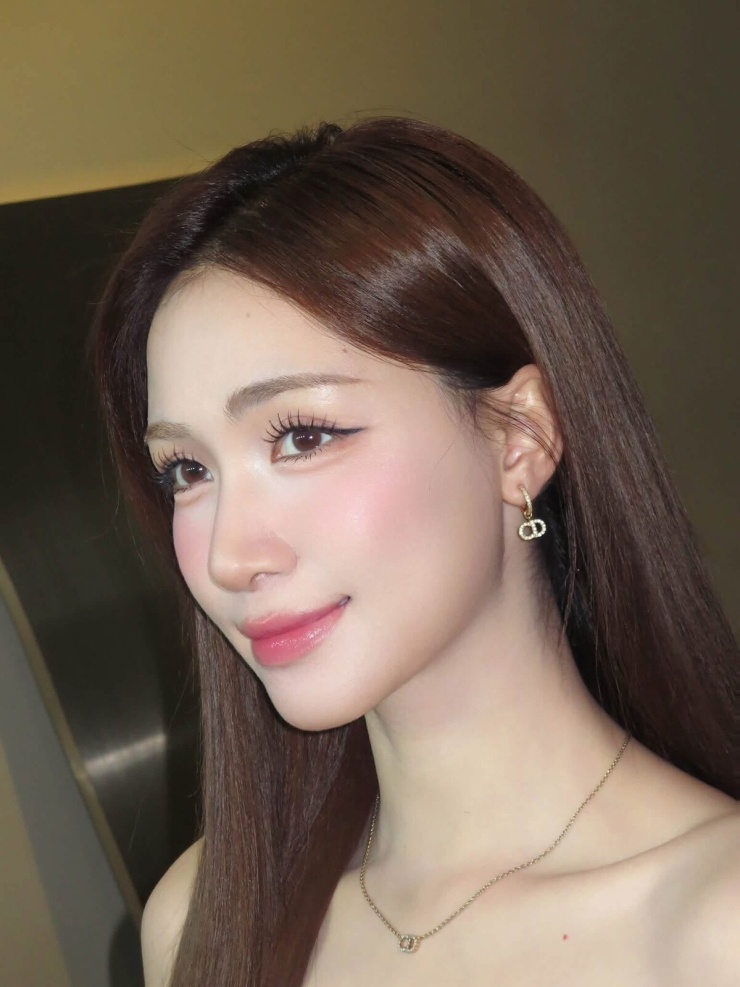 Bộ sưu tập vòng cổ mini hơn 1 tỷ đồng của Hòa Minzy - 3