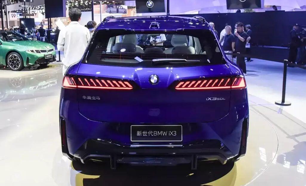 BMW vừa trình làng iX3 L tại Triển lãm Ô tô Thành Đô 2026