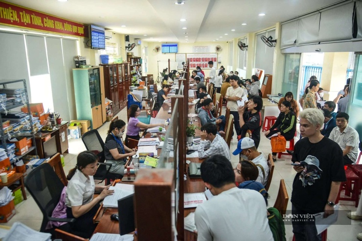 Trung ương chỉ đạo nóng vụ “cò” đất đai: Vì sao người dân phải chờ, còn “cò” lại làm nhanh?