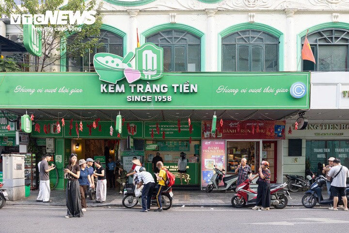 Ai là chủ của kem Tràng Tiền?