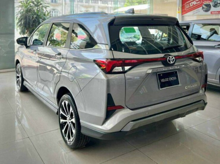 Cần mua MPV gia đình, nên chọn Honda BR-V hay Toyota Veloz Cross?