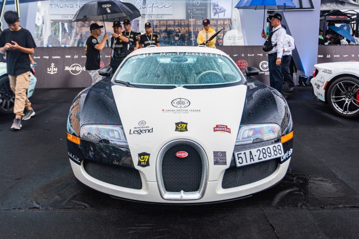 Bugati Veyron 16.4 độc hiếm duy nhất tại Việt Nam của ông Đặng Lê Nguyên Vũ thực tế sản xuất năm 2007 tại Pháp. Ảnh: Nguyễn Tiến Dũng