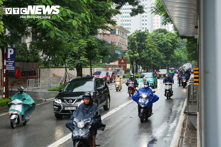 Hà Nội mở làn BRT, giao thông nút Láng Hạ - Giảng Võ thay đổi ra sao?
