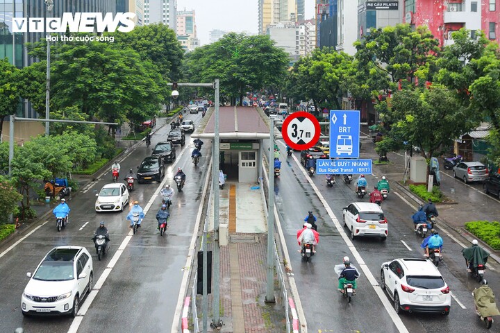 Hà Nội mở làn BRT, giao thông nút Láng Hạ - Giảng Võ thay đổi ra sao?