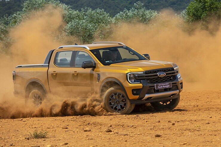 Ford Ranger triệu hồi hơn 1.500 xe vì giá đỡ túi khí trụ B