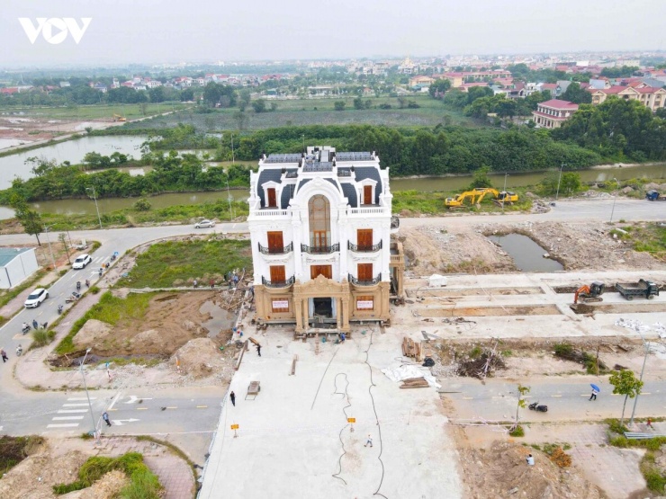 Di dời biệt thự 4 tầng để làm đường kết nối sân bay Gia Bình: Diễn biến mới nhất
