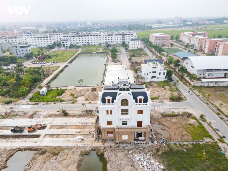 Di dời biệt thự 4 tầng để làm đường kết nối sân bay Gia Bình: Diễn biến mới nhất