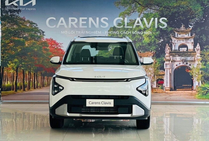 Kia Carens 2026 đã xuất hiện tại hệ thống đại lý ở Việt Nam.