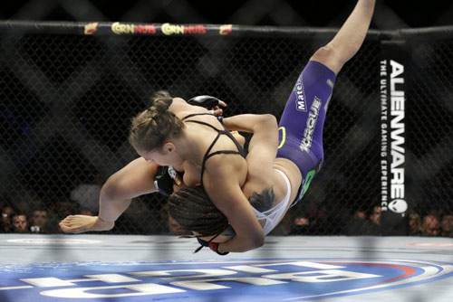 Võ sỹ MMA Rousey chia sẻ chuyện hậu trường - 1