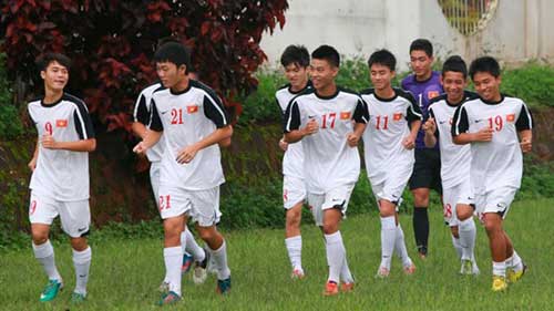 U19 VN cần giữ đôi chân trên mặt đất - 1