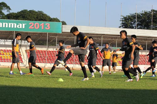 U23 Việt Nam “than” đồ ăn ở Myanmar - 1