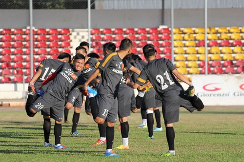 U23 Việt Nam “than” đồ ăn ở Myanmar - 2