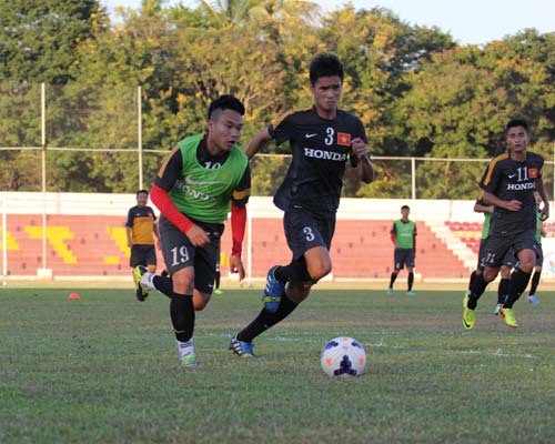 U23 Việt Nam “than” đồ ăn ở Myanmar - 10