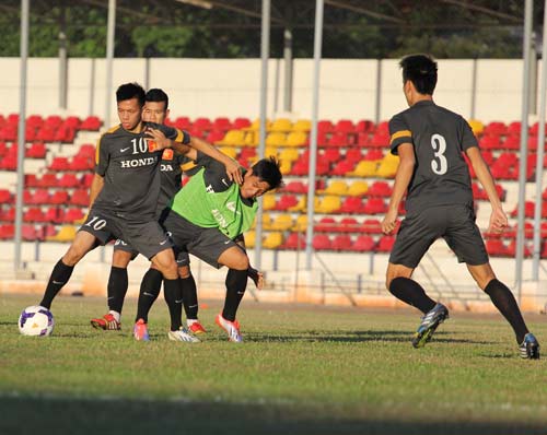 U23 Việt Nam “than” đồ ăn ở Myanmar - 11