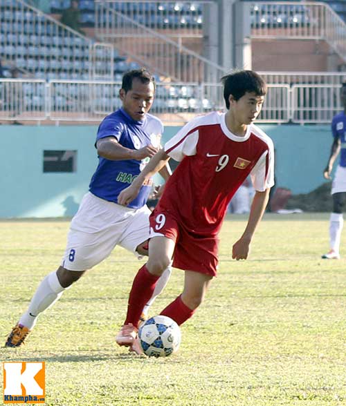 U19 Việt Nam làm “náo động” Pleiku - 1