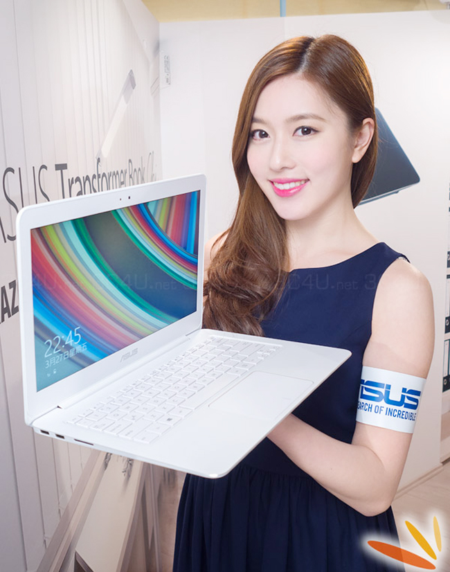 Chiếc laptop ZenBook UX305 sở hữu thiết kế mỏng