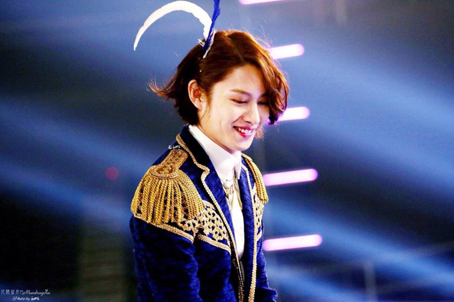 Cùng vị trí với CL là anh chàng Heechul của Super Junior cũng đạt gần 3 triệu fan trên Instagram.