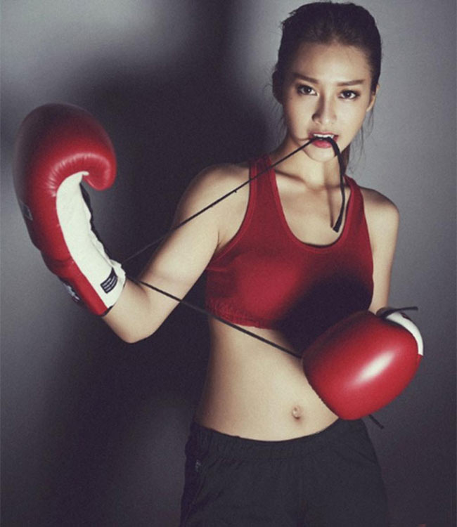 Thời điểm đầu mới nổi, cô nàng có biệt danh là nàng &#34;boxing girl&#34;. Khả Ngân không chỉ được&nbsp;yêu mến bởi ngoại hình xinh xắn mà còn bởi tinh thần ham học