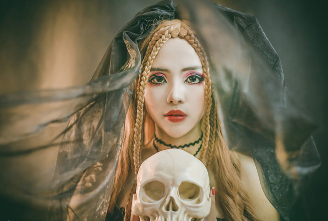 Cô chủ xinh đẹp chia sẻ, lễ hội Halloween năm nào cô cũng &#34;cháy&#34; hàng trang phục&nbsp;Halloween.&nbsp;