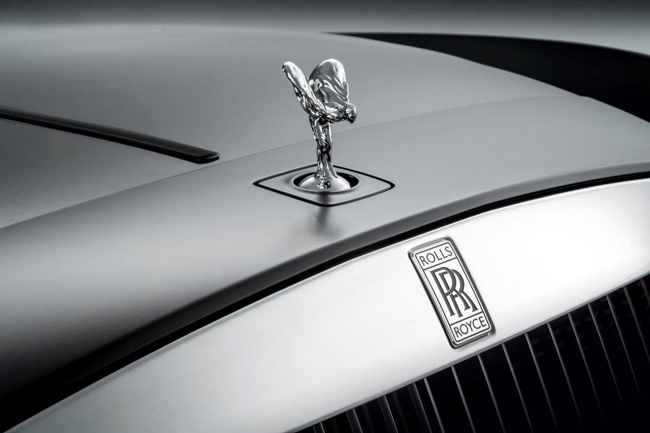 với biểu tượng nữ thần “Spirit of Ecstasy” ngay trên nắp ca-pô