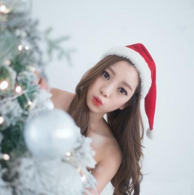 Và quyến rũ trong bộ ảnh Noel mới đây.