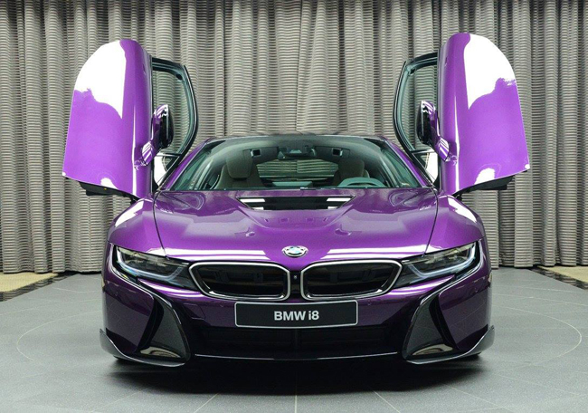 Chiếc xe được độ chính hãng thông qua đại lý BMW ở Abu Dhabi