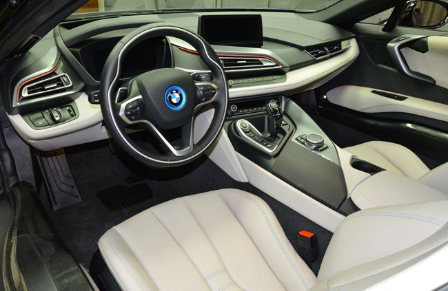 BMW i8 tại Việt Nam có giá khoảng 7 tỷ đồng.