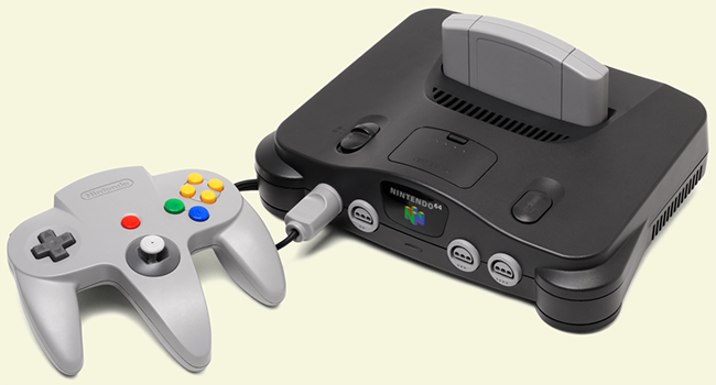 Ra mắt vào tháng 6.1996, Nintendo 64 là bước chuyển lên nền tảng đồ họa 64-bit đầy sống động. Lần đầu tiên trong lịch sử, game thủ được chơi một tựa game Mario trong thế giới 3D đẹp đến kinh ngạc thay vì những hình vẽ 2D chạy ngang màn hình TV rất&nbsp;nhàm chán. Không chỉ Super Mario 64, những cái tên khác như Super Mario Kart, Golden Eye 007&nbsp;hay Star Fox 64 cũng góp phần định hình nên thế giới game 3D như ngày nay.