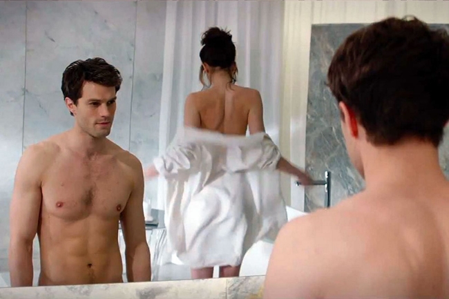 Người thổi hồn cho vai diễn này chính là tài tử Jamie Dornan.