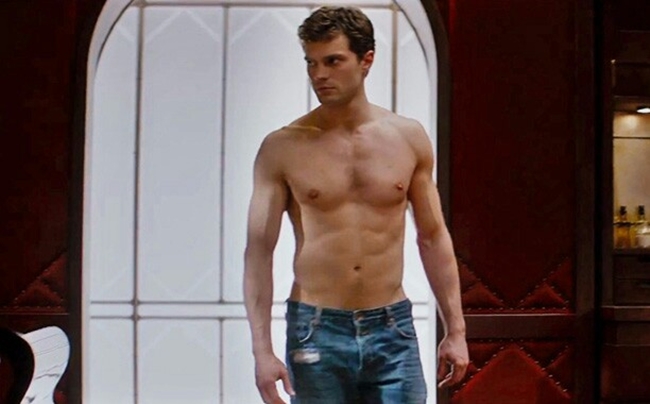 Christian Grey khởi nghiệp từ 100.000 USD của người tình cũ và xây dựng nên một đế chế khổng lồ cho riêng mình.