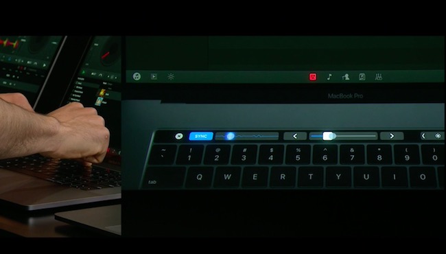 Tính năng mix nhạc bằng Touch Bar đã được trình diễn ấn tượng tại sự kiện giới thiệu Macbook Pro mới,&nbsp;và đã&nbsp;nhận được chàng pháo tay giòn giã từ các khách mới.