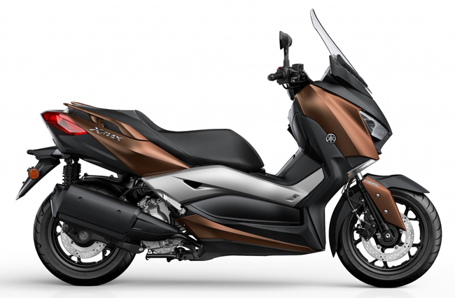 Yamaha X-Max 300 2017 sở hữu thiết kế mạnh mẽ, và hầm hố phù hợp với nam giới