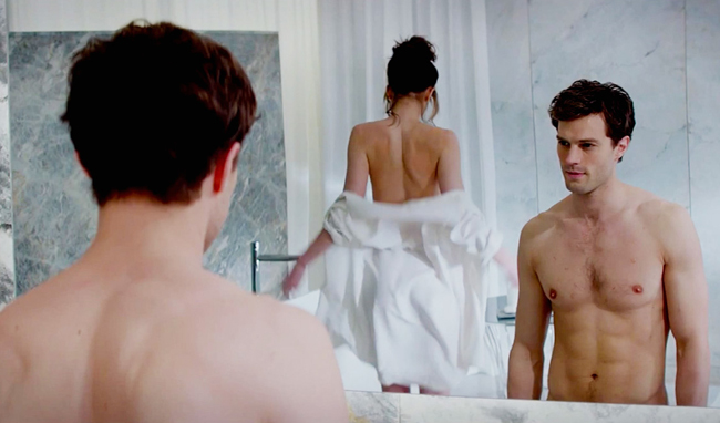 Fifty Shades of Grey/50 Sắc thái từng gây sốt vào năm ngoái là một trong những bộ phim có nhiều cảnh quay nóng bị một số quốc giá liệt vào danh sách cấm chiếu như Malaysia, Ấn Độ, Kenya…