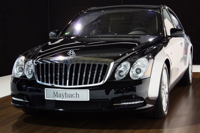 7. Maybach 

Đây là mẫu xe sang trọng thuộc dòng S-Class của nhà sản xuất Đức bao gồm ghế sưởi và massage, máy phun hương thơm nhẹ nhàng và hấp dẫn bên trong cabin, công nghệ âm thanh vòm 3D với 24 loa, và có công suất 603 mã lực.
