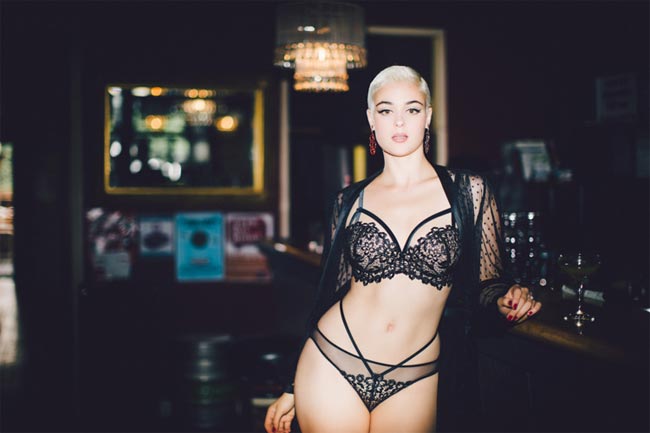 Hình thể mũm mĩm của&nbsp;Stefania Ferrario khiến các mày râu phải chao đảo.&nbsp;