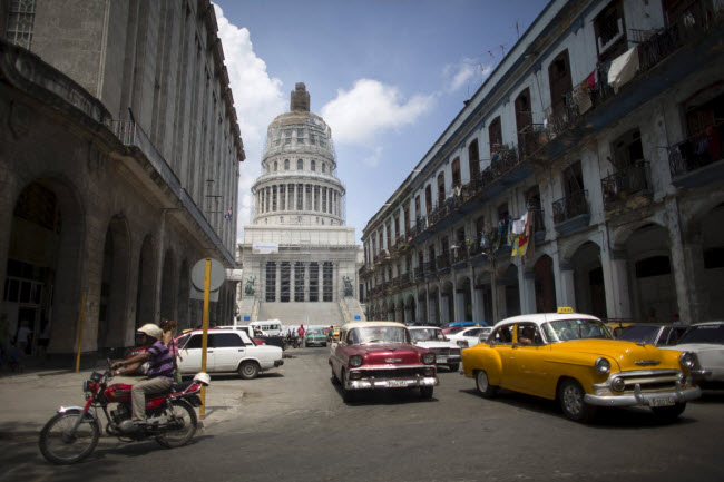 Tòa nhà quốc hội El Capitolio của Cuba được xây dựng từ năm 1926 đến 1929 và vẫn tồn tại đến ngày nay.