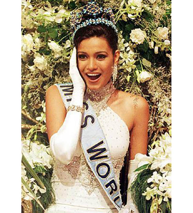 6.&nbsp;Diana Hayden:&nbsp;Năm 1997, nữ diễn viên mang về chiếc vương miện Hoa hậu Thế giới thứ 3&nbsp;cho Ấn Độ.