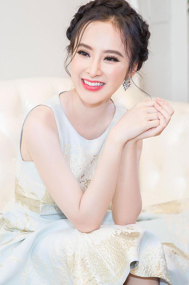 Sở hữu ba vòng đáng mơ ước 84 -57 - 93, hot girl Sài thành tự tin diện những bộ cánh kiệm vải như nội y, bikini...