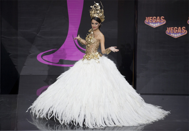 Bộ trang phục dân tộc tuyệt đẹp của thí sinh Argentina tại Miss Universe 2014.