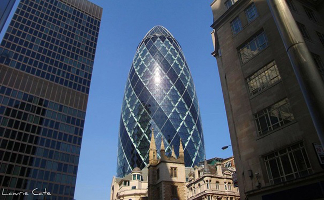 Tòa tháp Gherkin ở thủ đô London, nước Anh.