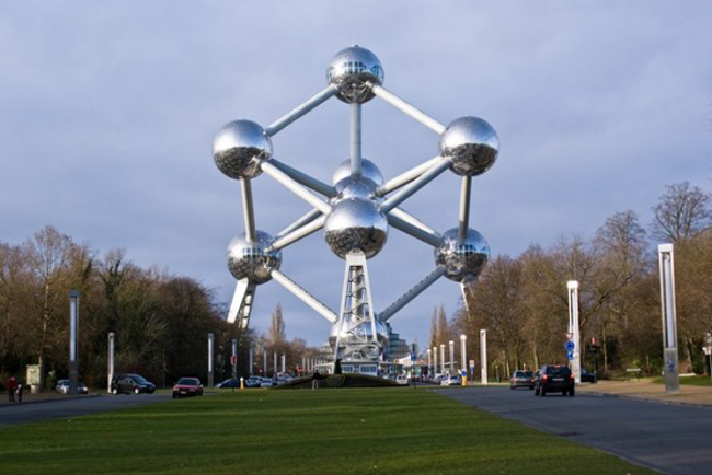 Tòa nhà nguyên tử Atomium ở Brussels, Bỉ.