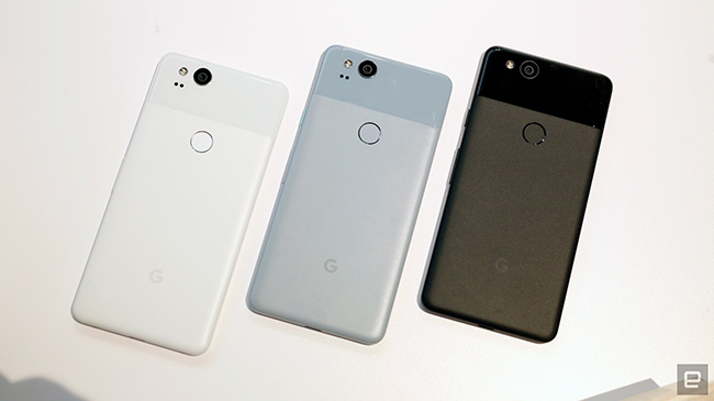 Pixel 2 sẽ xuất xưởng với các màu sắc xanh, đen và trắng; còn Pixel 2 XL có các lựa chọn đen hoặc trắng.