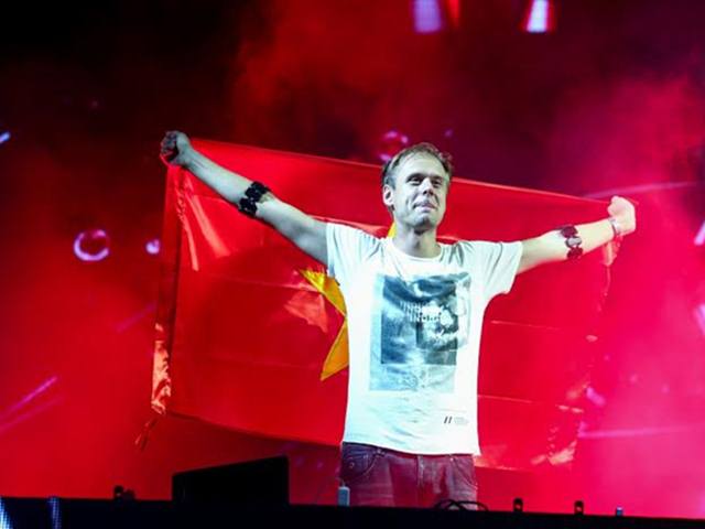 DJ số 1 thế giới Armin Van Buuren sắp trở lại Việt Nam