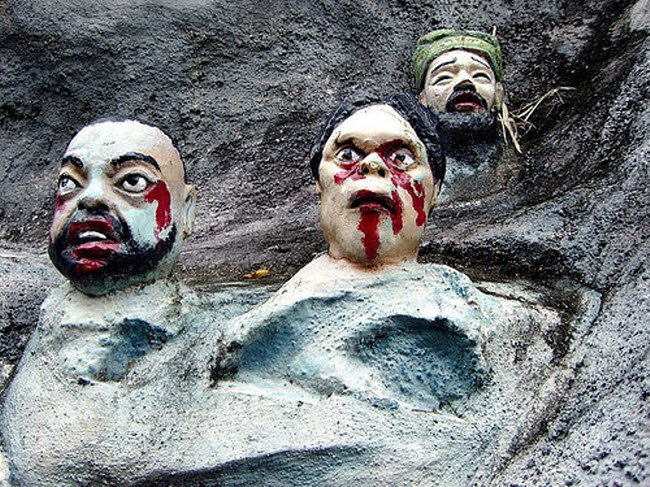 Công viên giải trí Haw Par Villa, Singapore: Công viên này hoàn toàn đối lập với Disneyland và nó giống như địa ngục.