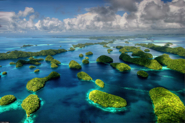 Rock Islands Southern Lagoon, Cộng hòa Palau: Nằm ở phía tây Thái Bình Dương, quần đảo này bao gồm 445 hòn đảo đá vôi không có người sinh sống. Hệ sinh thái biển ở đây rất đa dạng được bảo vệ bởi một rạn san hô.