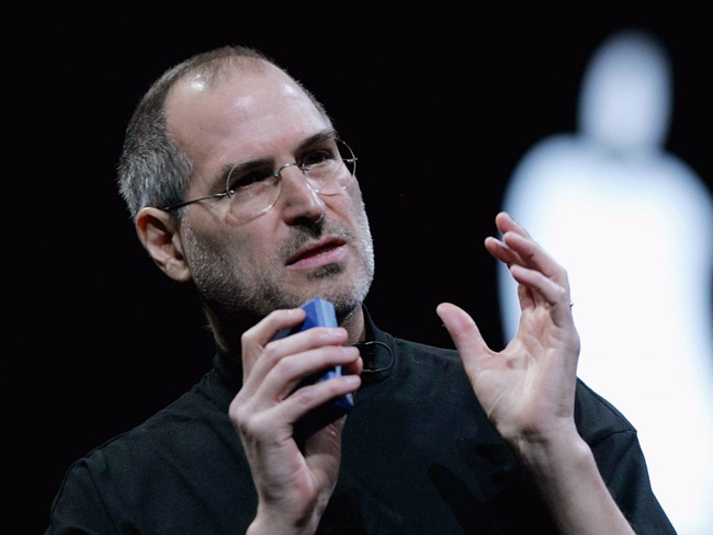 6. Steve Jobs, cha đẻ của Apple có mối quan tâm đặc biệt với công nghệ. Tài sản ròng của ông tính đến khi qua đời khoảng 10.2 tỷ USD. Ông bỏ dở chương trình học tại Cao đẳng Reed ở Portland, Oregon &#40;Mỹ&#41; chỉ sau 1 học kỳ.